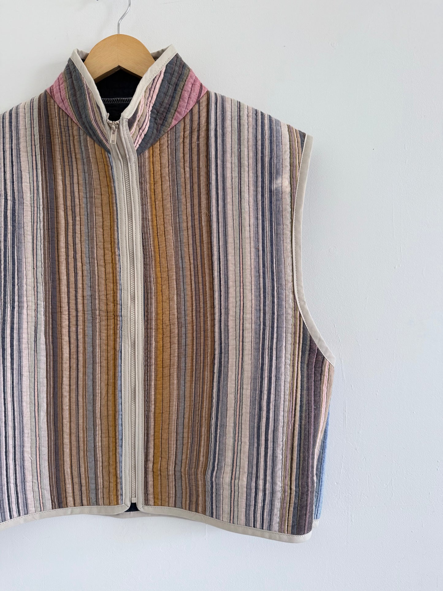 Quilt Zip Up Vest - L