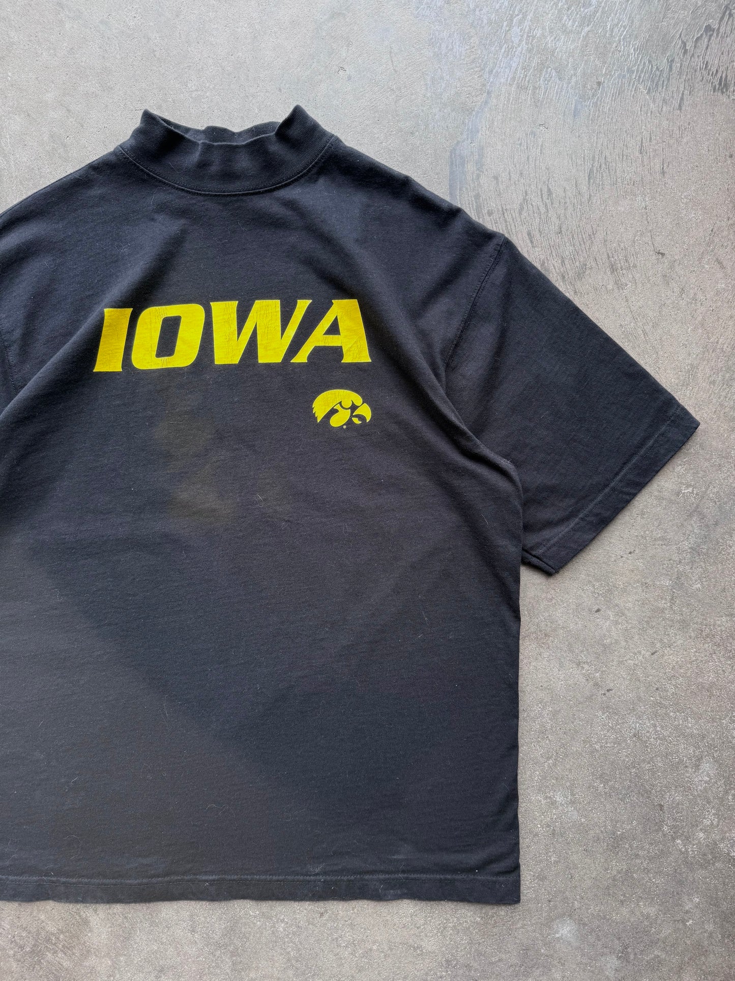Iowa Mockneck Tee - L