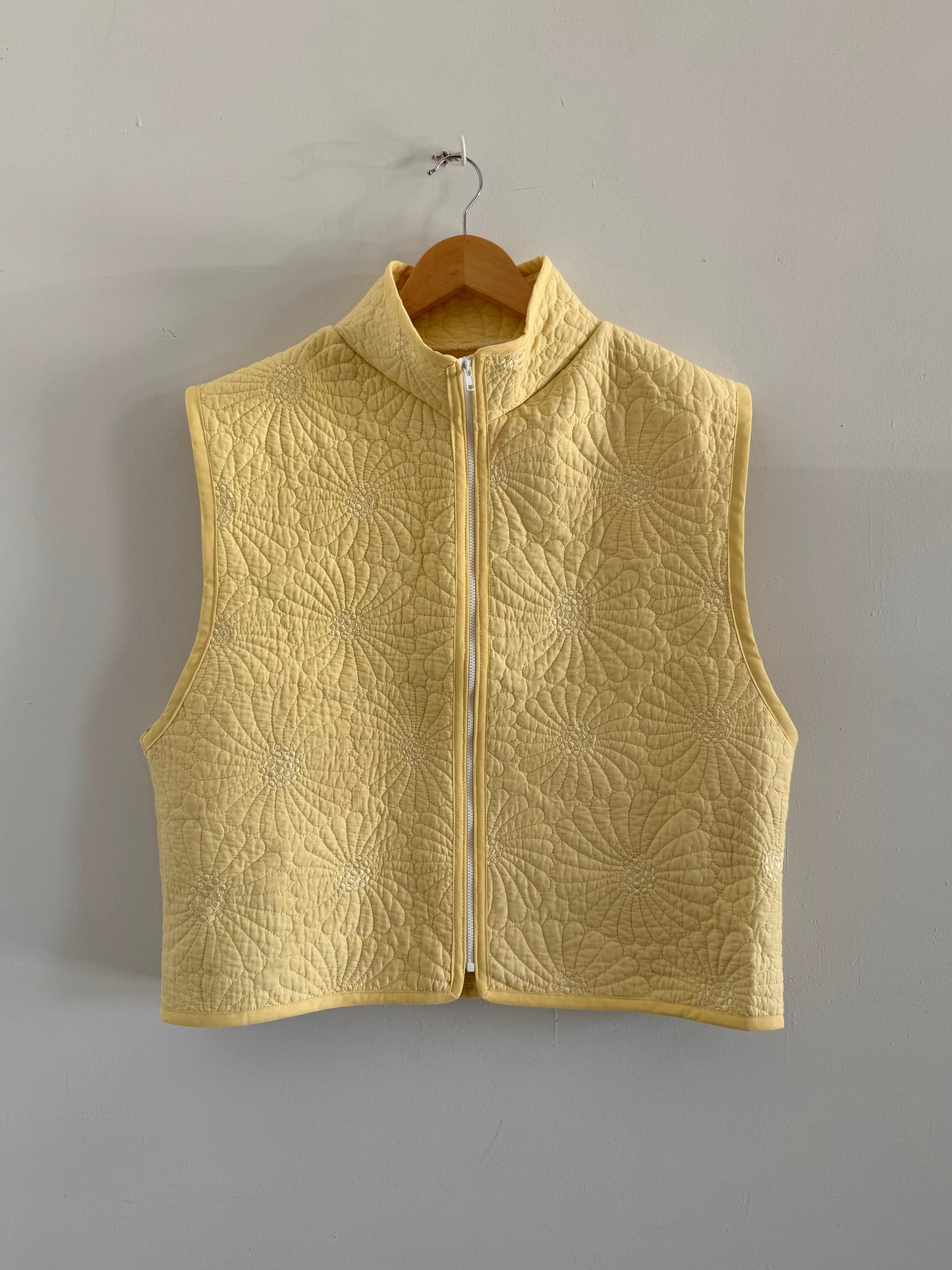 Quilt Zip Up Vest - L