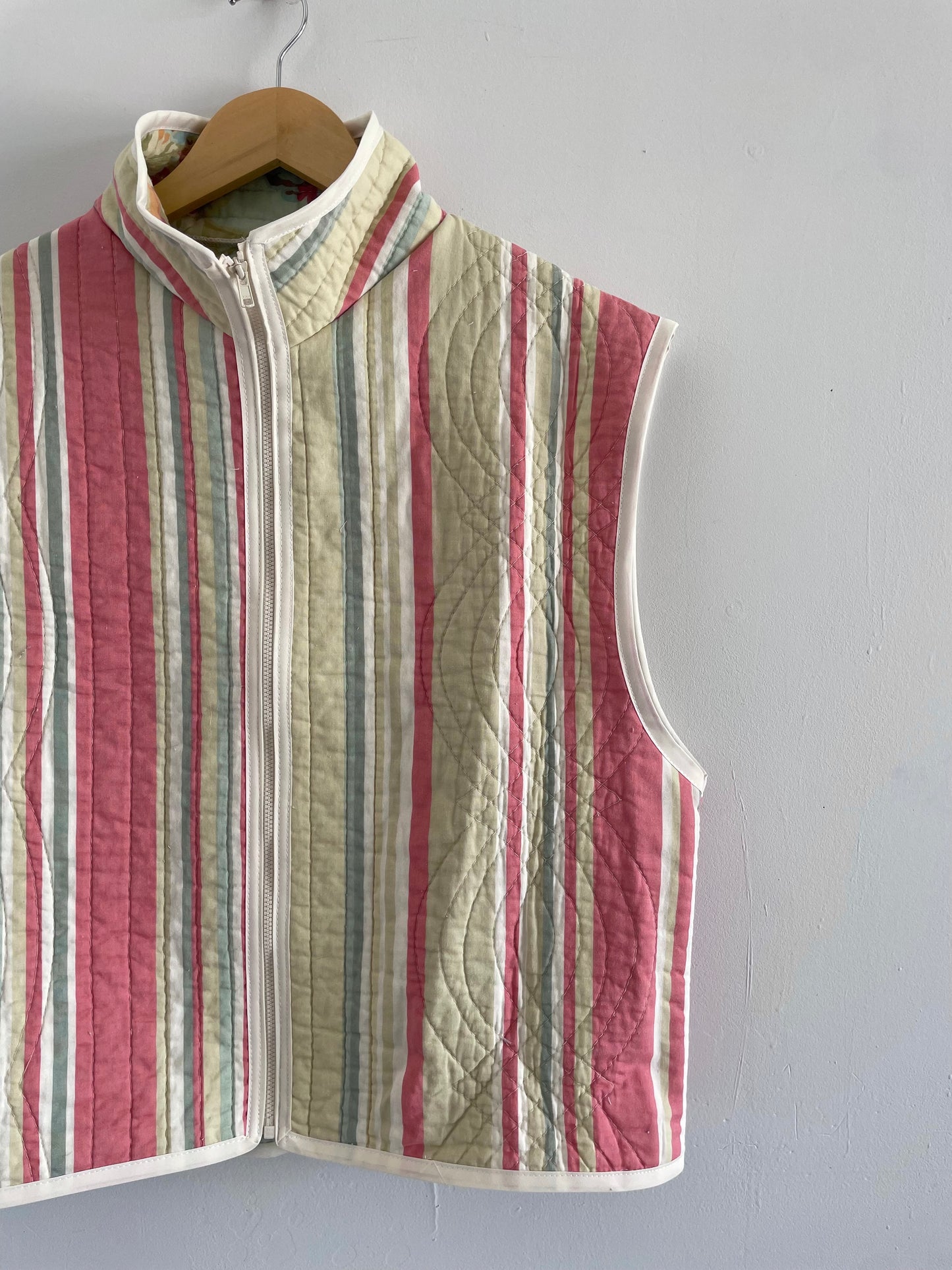 Quilt Zip Up Vest - M