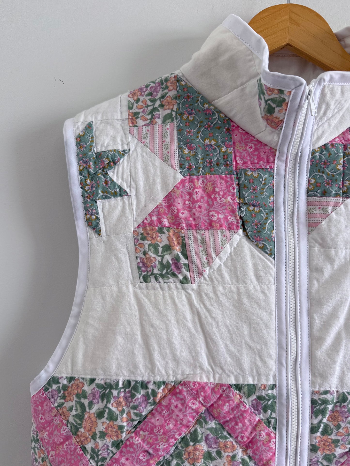 Quilt Zip Up Vest - M