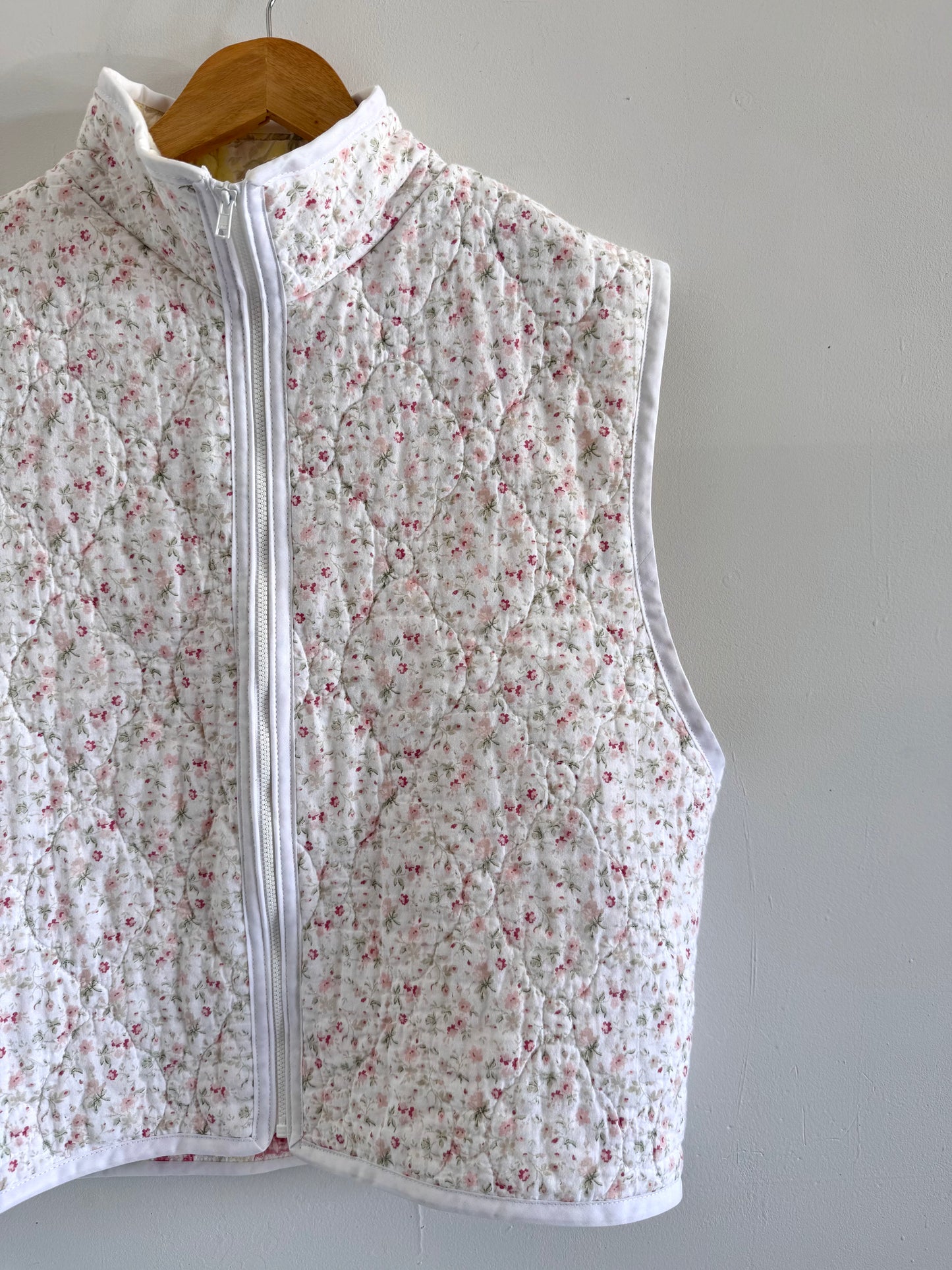 Quilt Zip Up Vest - M