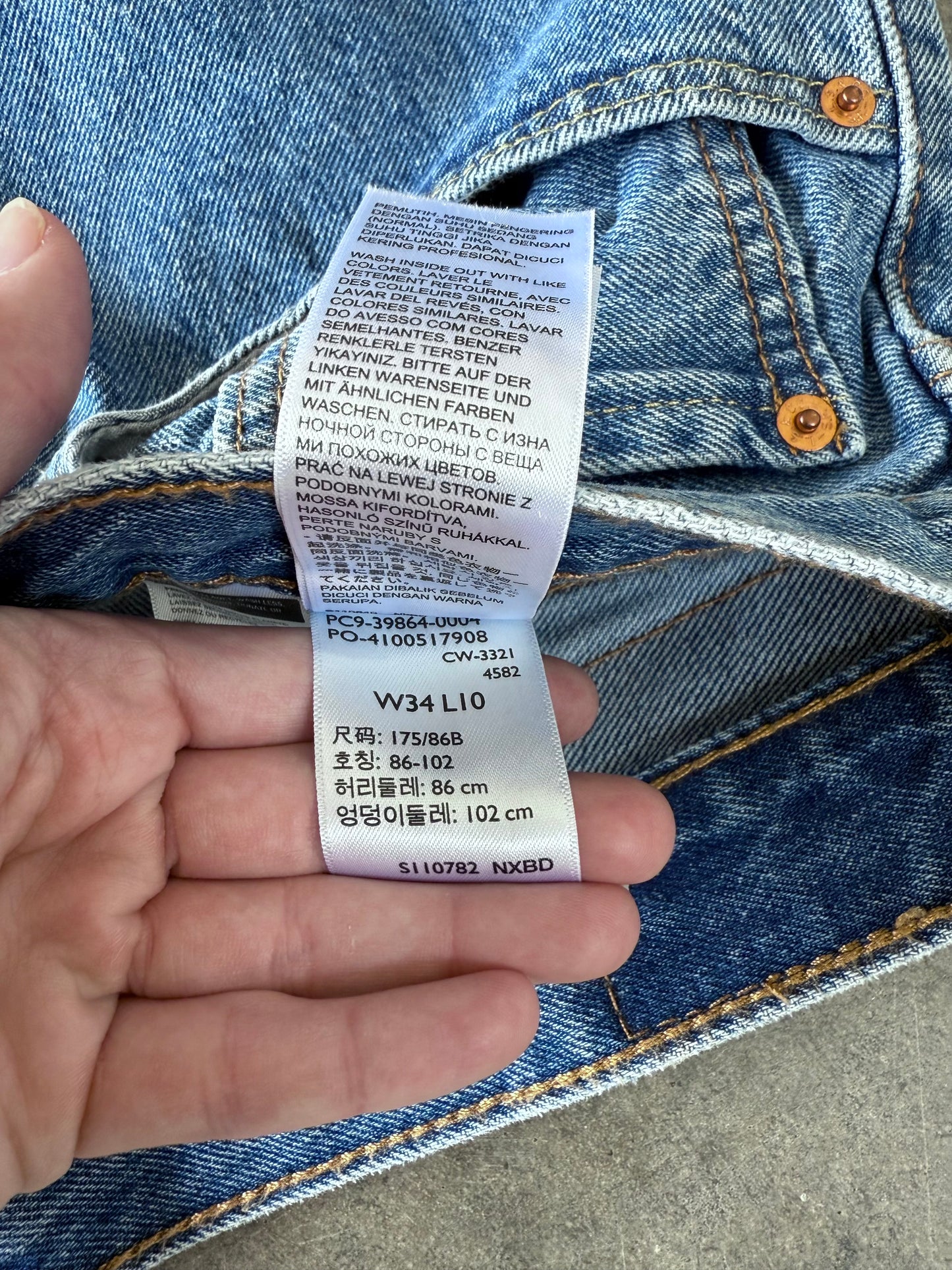 405 Levi’s - 34x9