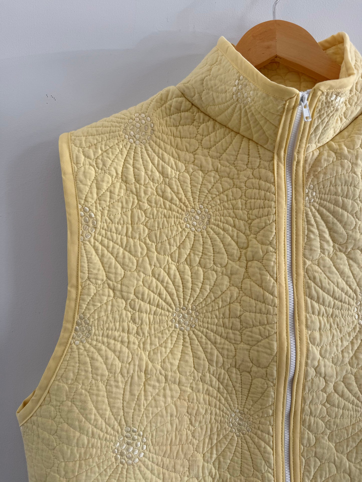 Quilt Zip Up Vest - L