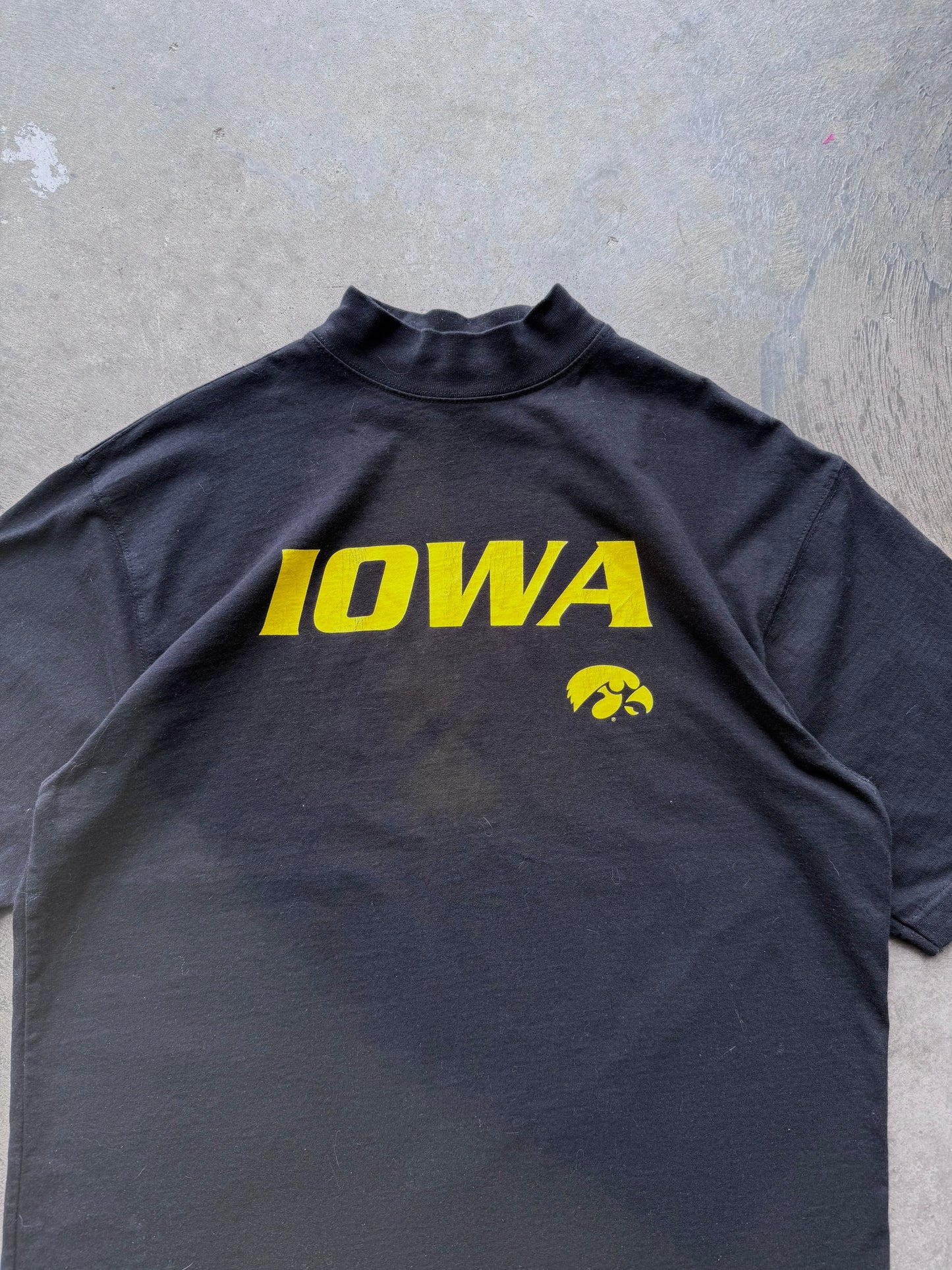 Iowa Mockneck Tee - L