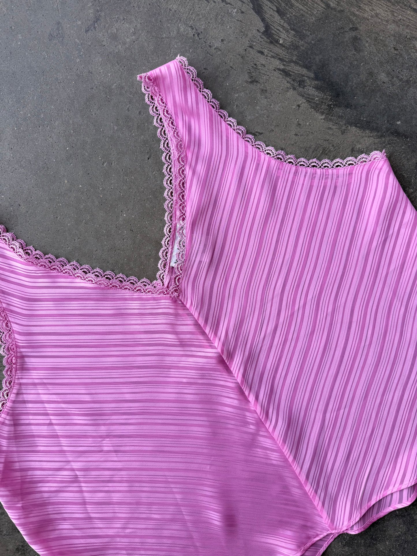 Slip Tank - L