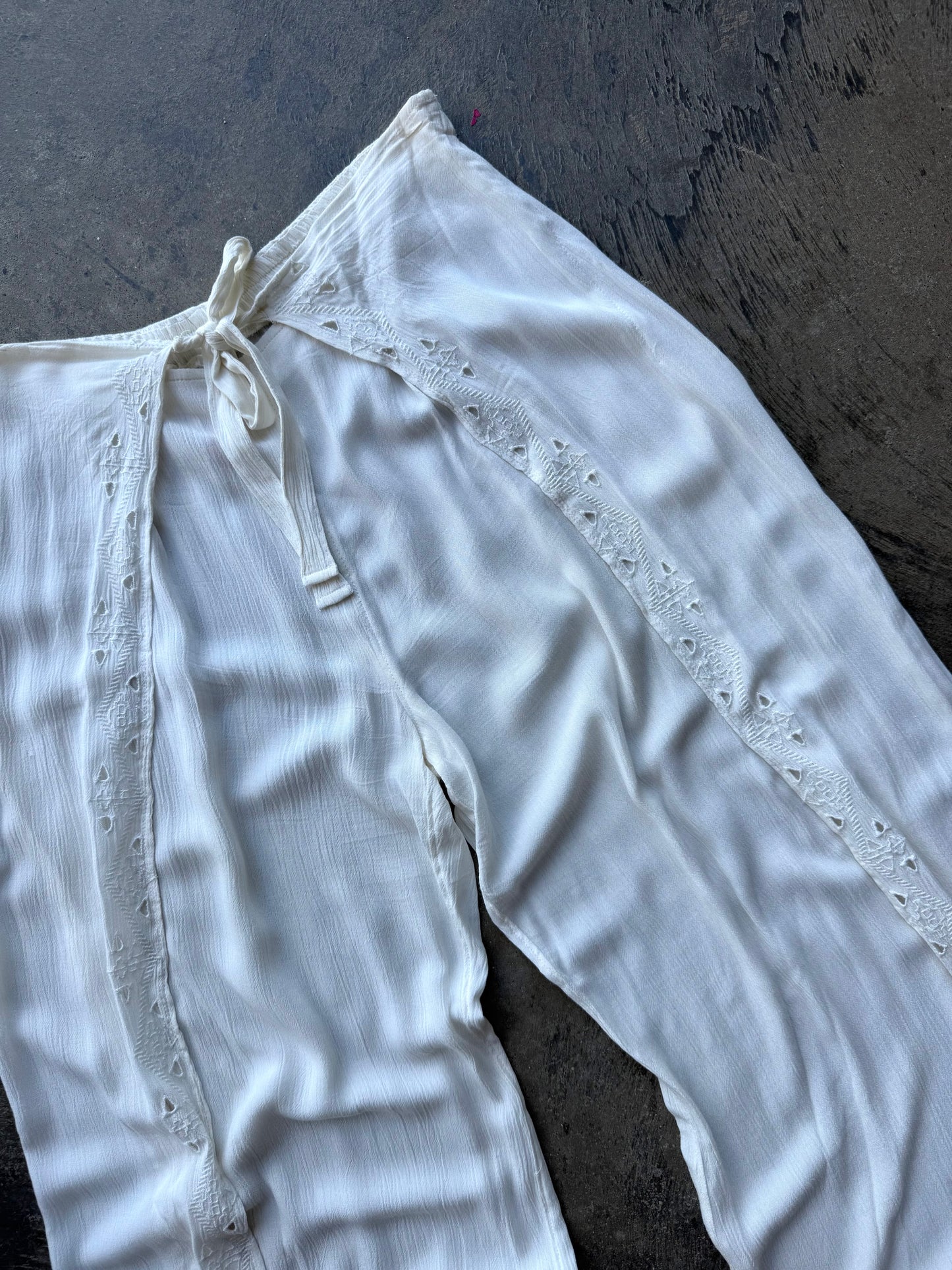 Cutout Flowy Pants - M