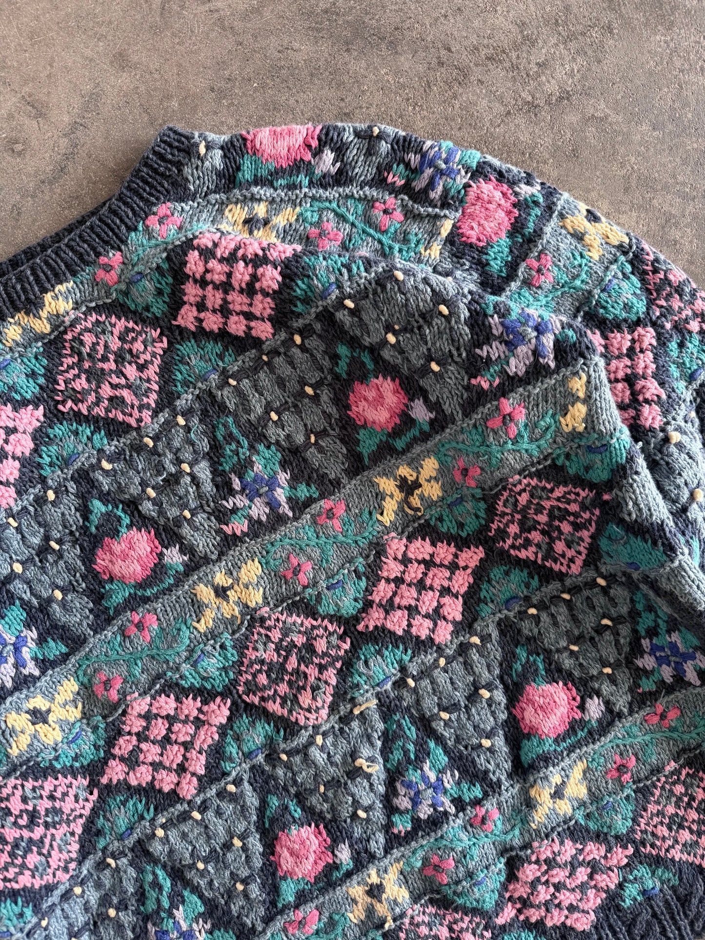 Sweater - M