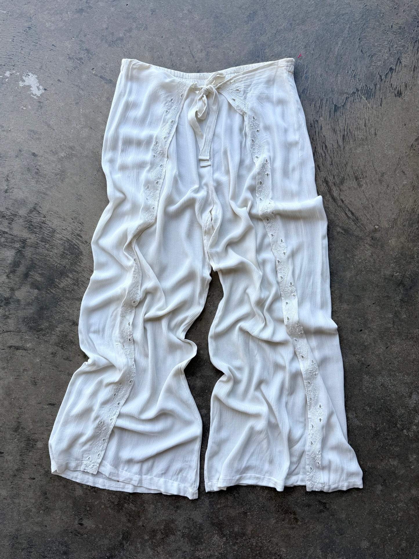 Cutout Flowy Pants - M