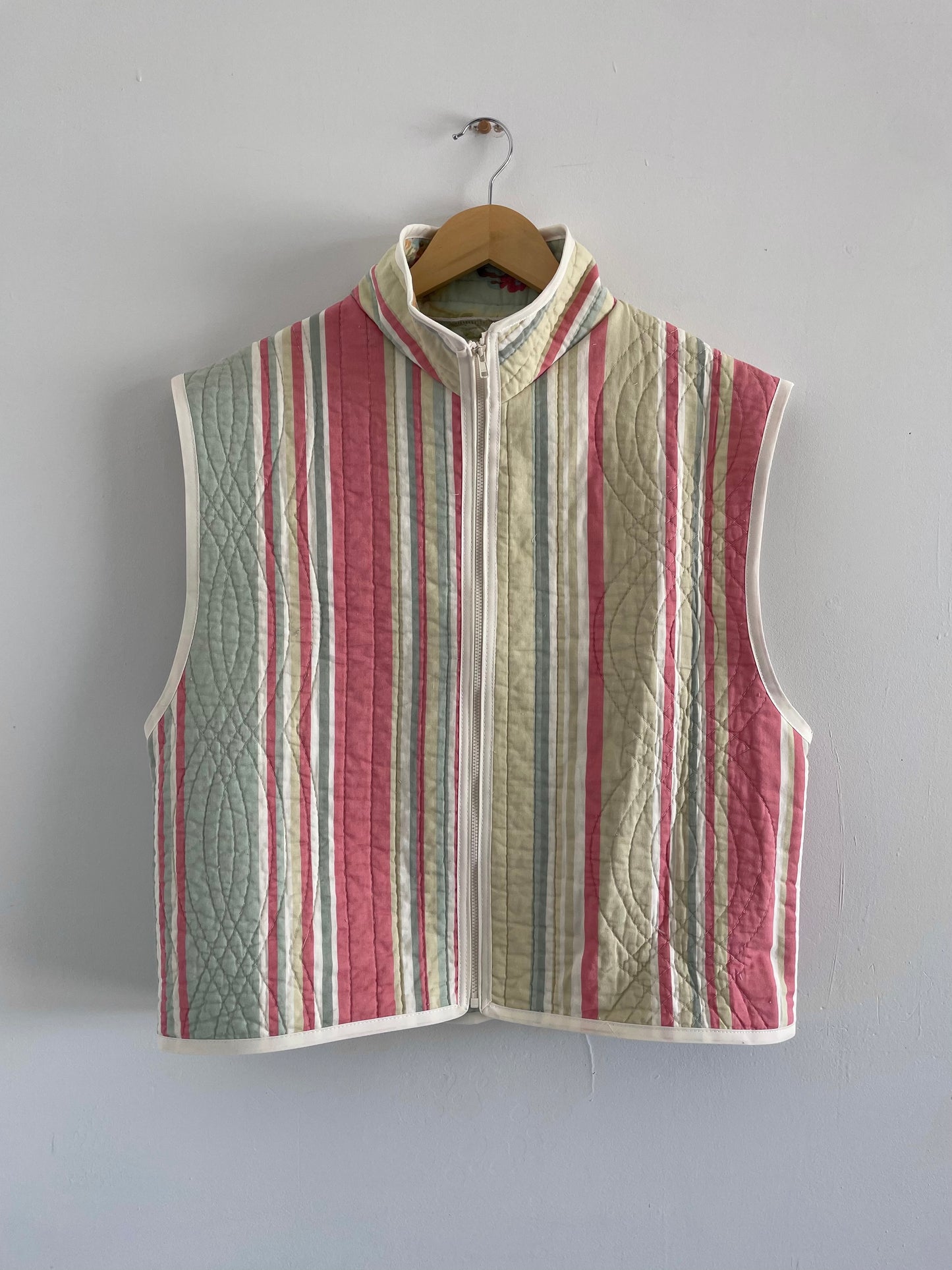 Quilt Zip Up Vest - M