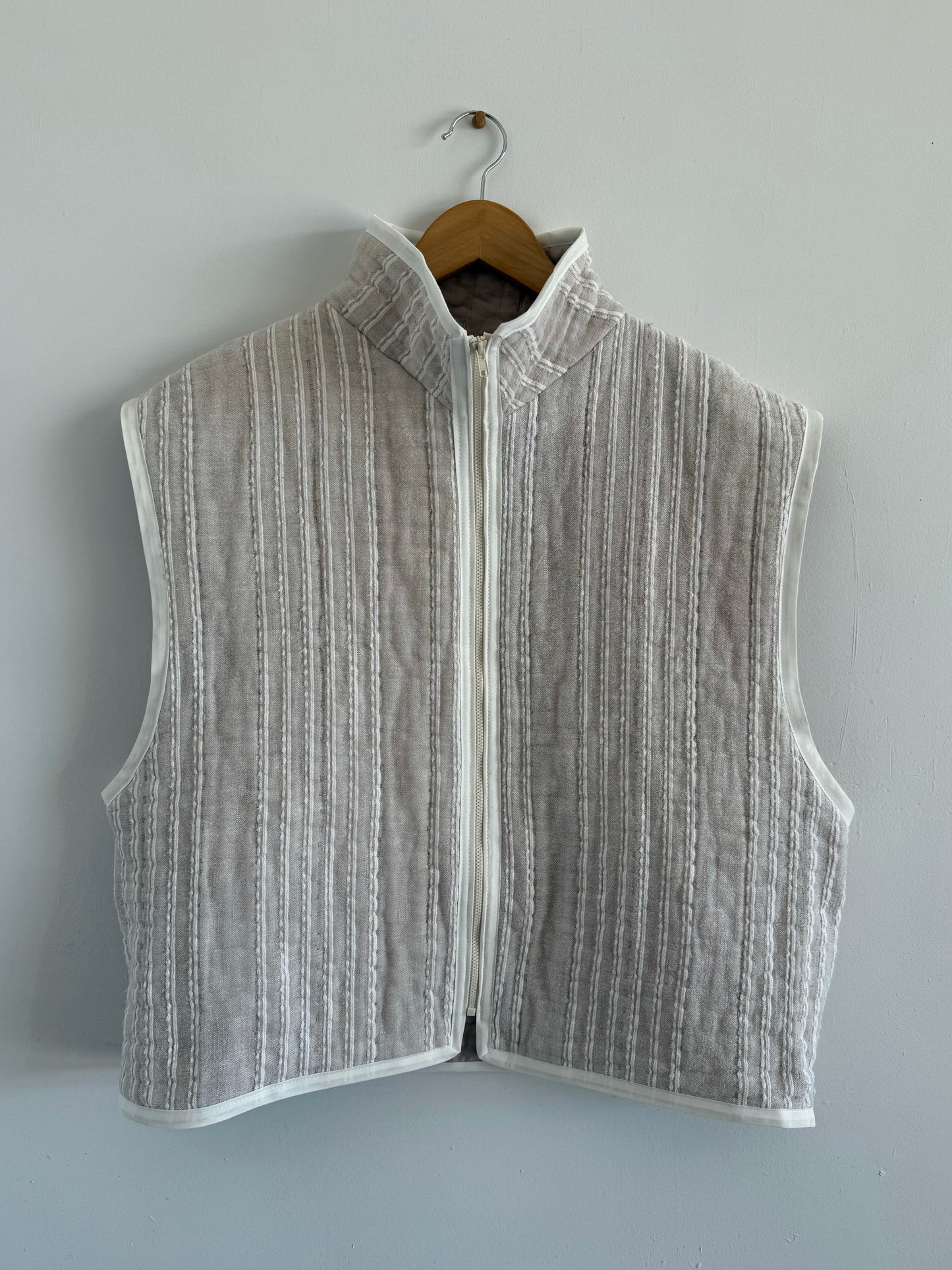 Quilt Zip Up Vest - L