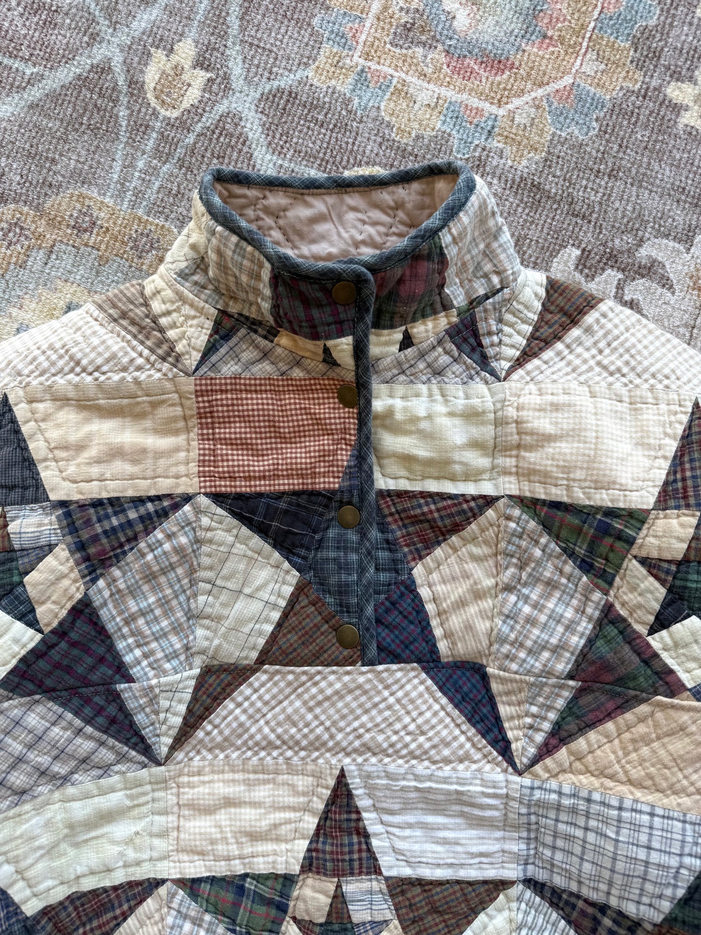 Quilt Cinch Snap Button Pullover - M