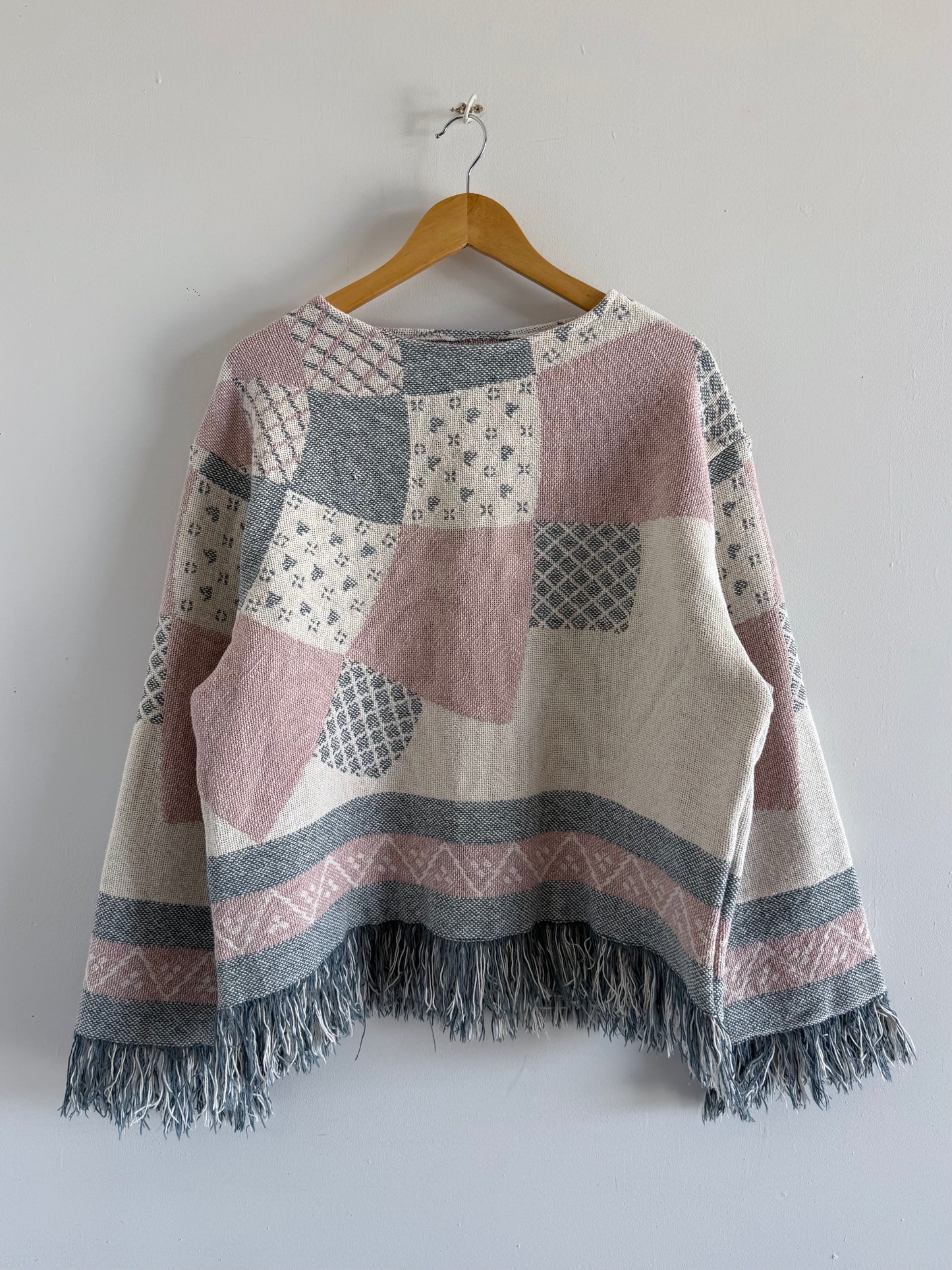 Fringe Blanket Crew - M
