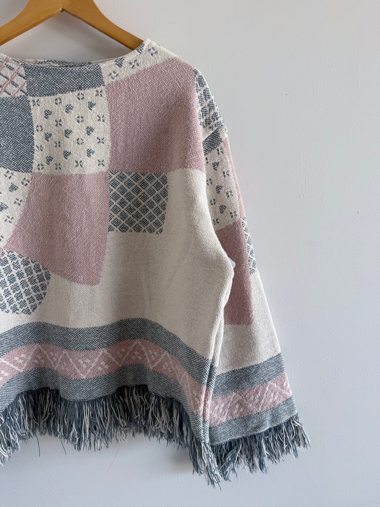Fringe Blanket Crew - M