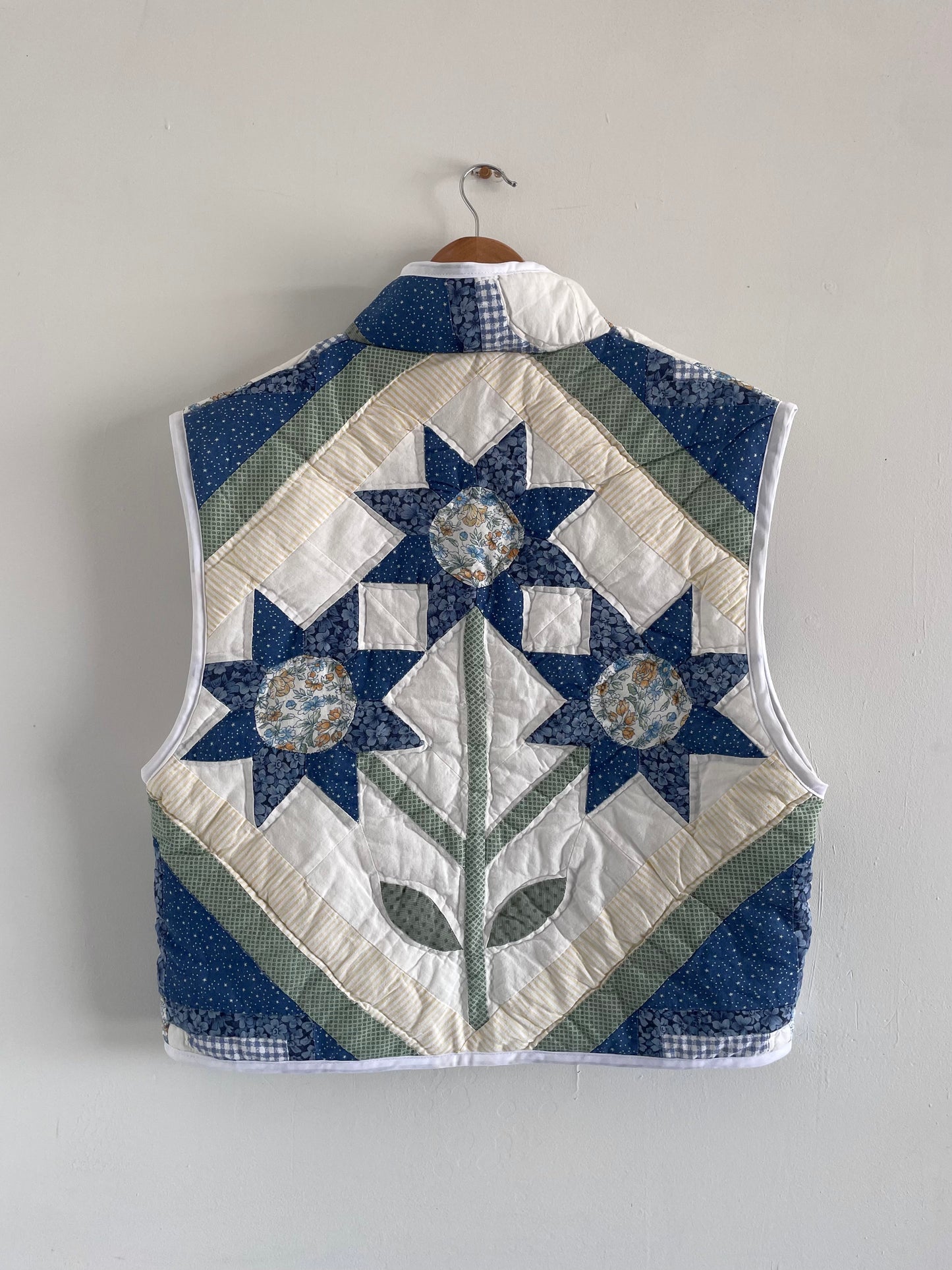 Quilt Zip Up Vest - L