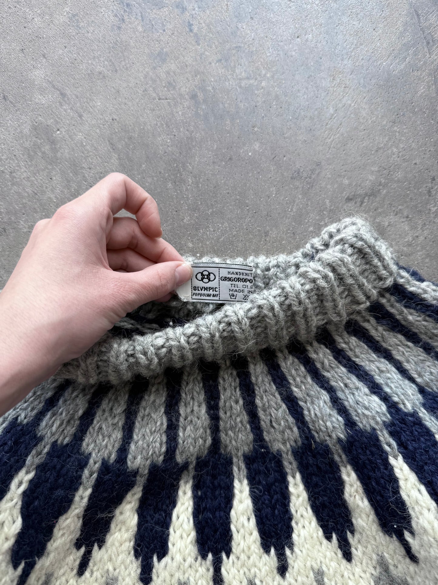 Sweater - L