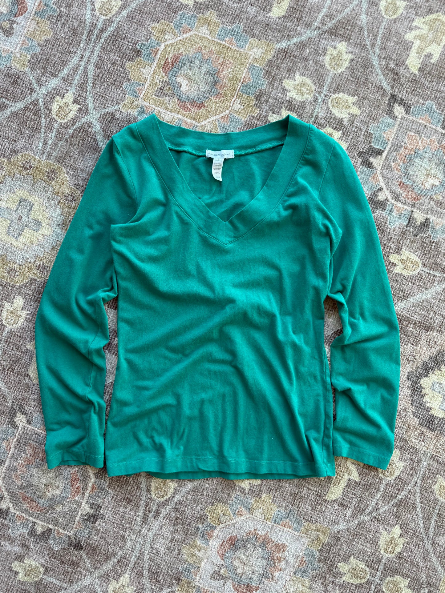 V-Neck Long Sleeve - L