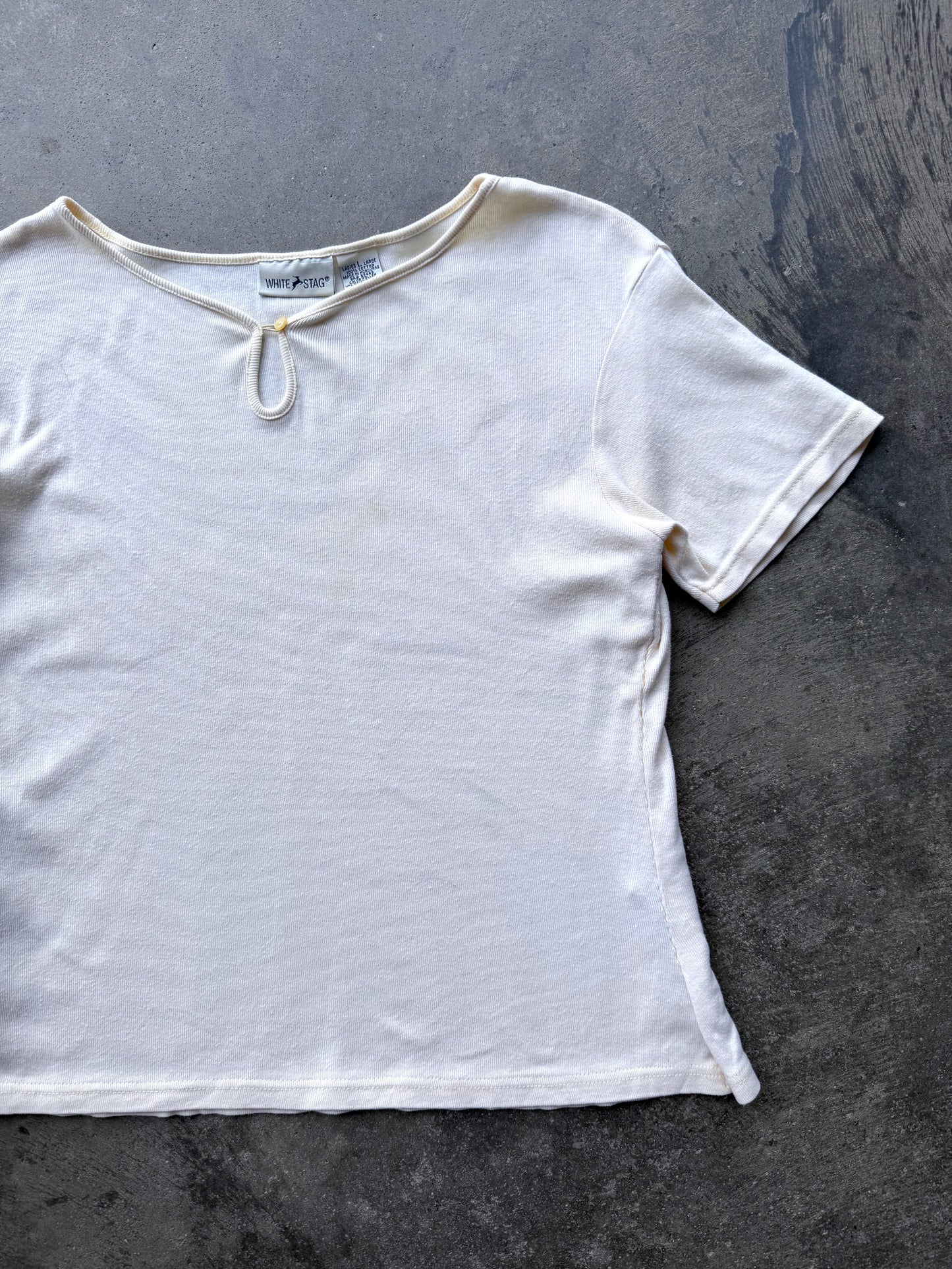 Keyhole Tee - L