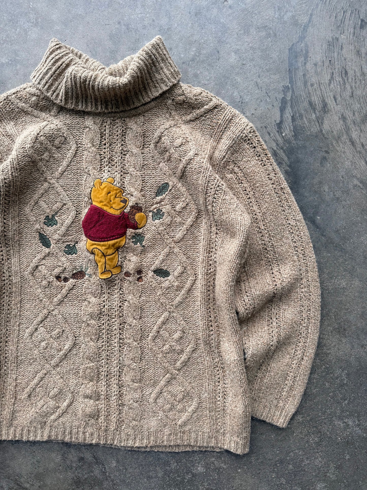 Pooh Sweater - M