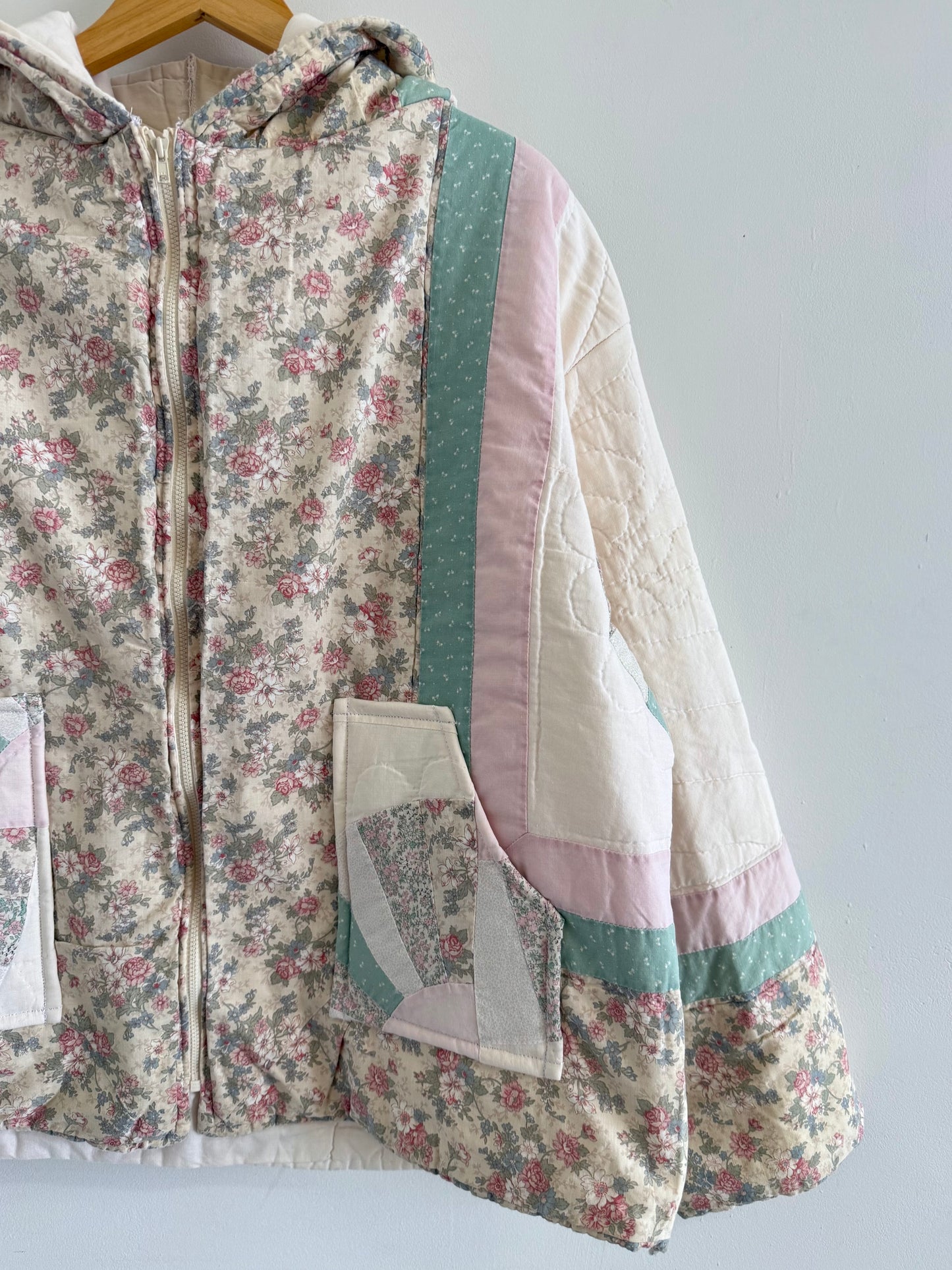 Quilt Hooded Jacket - XL