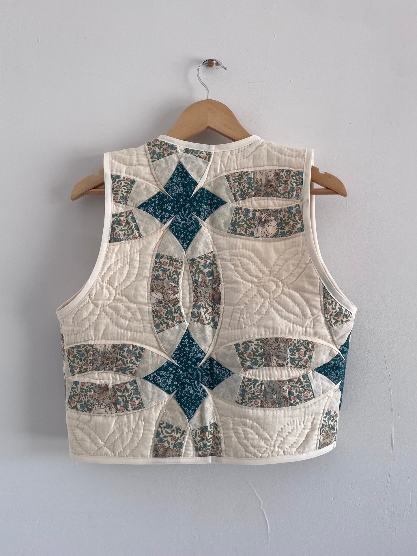 Quilt Tie Vest - M