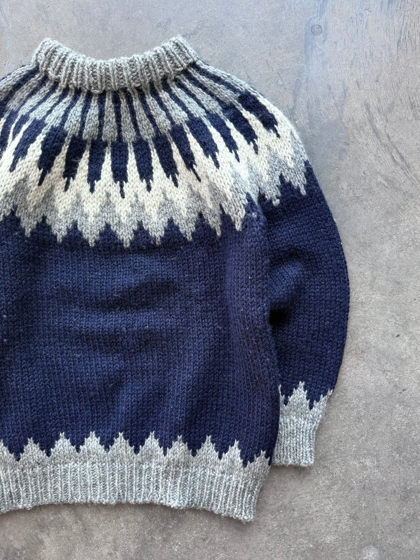 Sweater - L