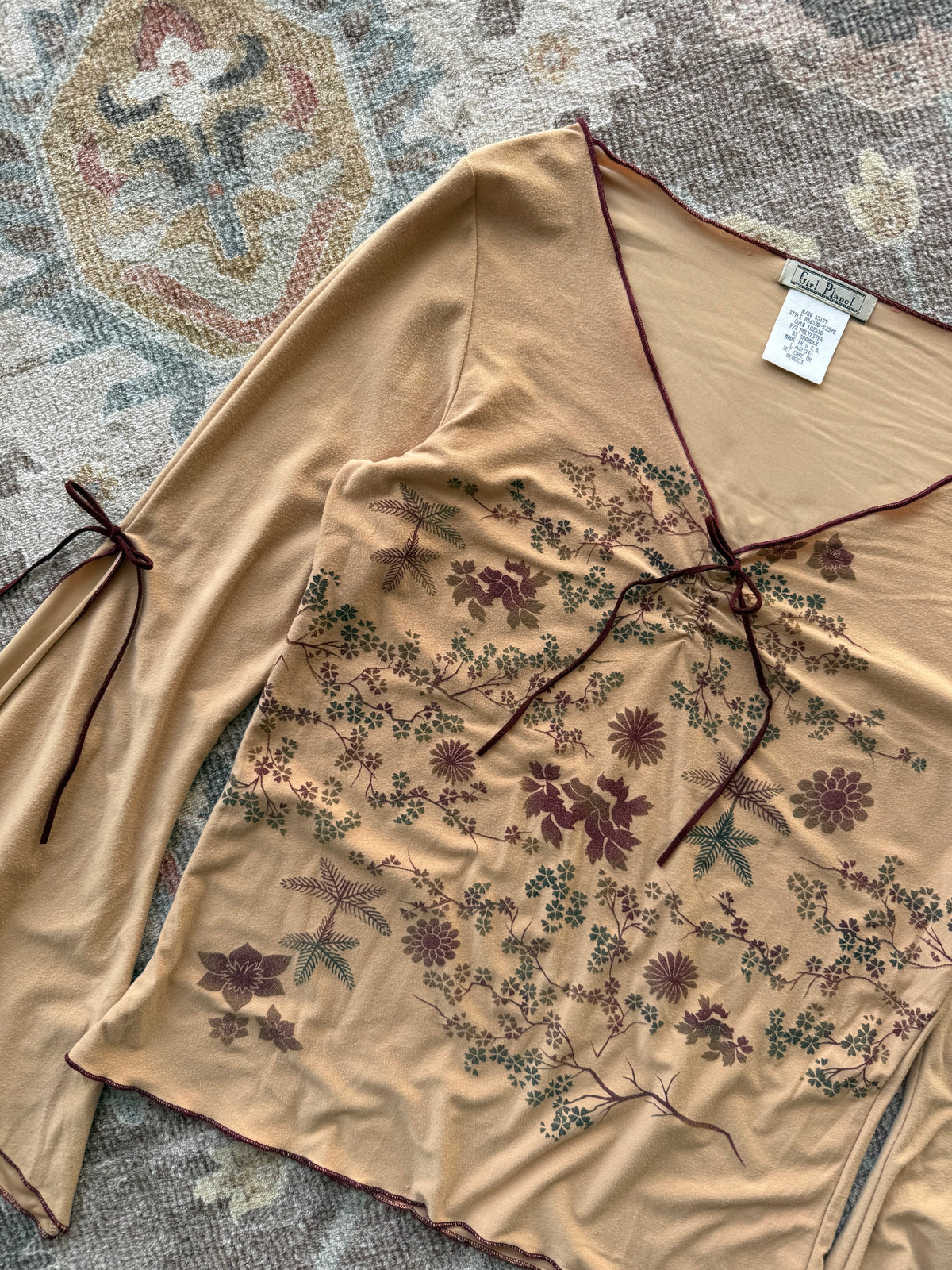 Flower Flare Sleeve Top - L