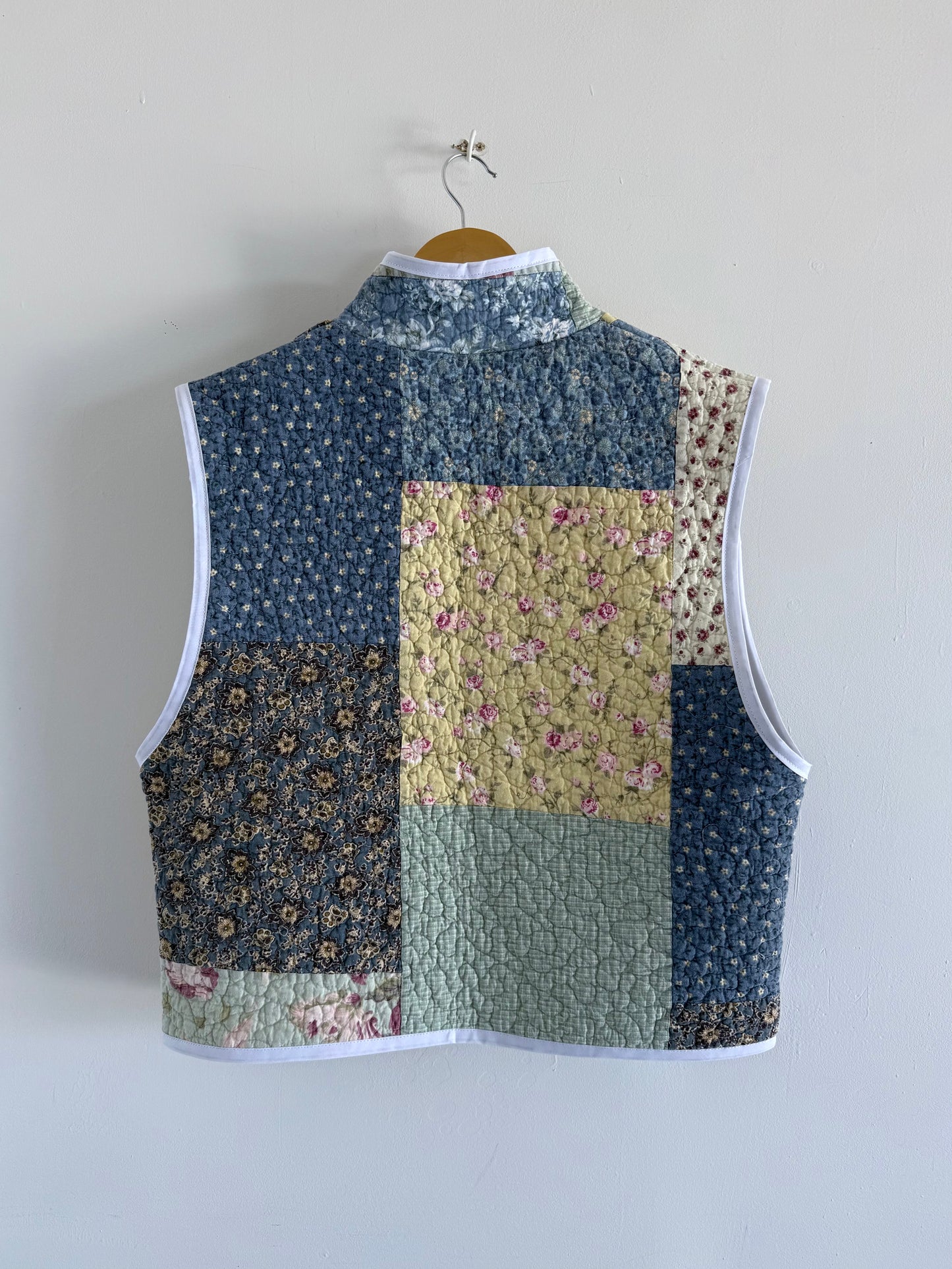 Quilt Zip Up Vest - M