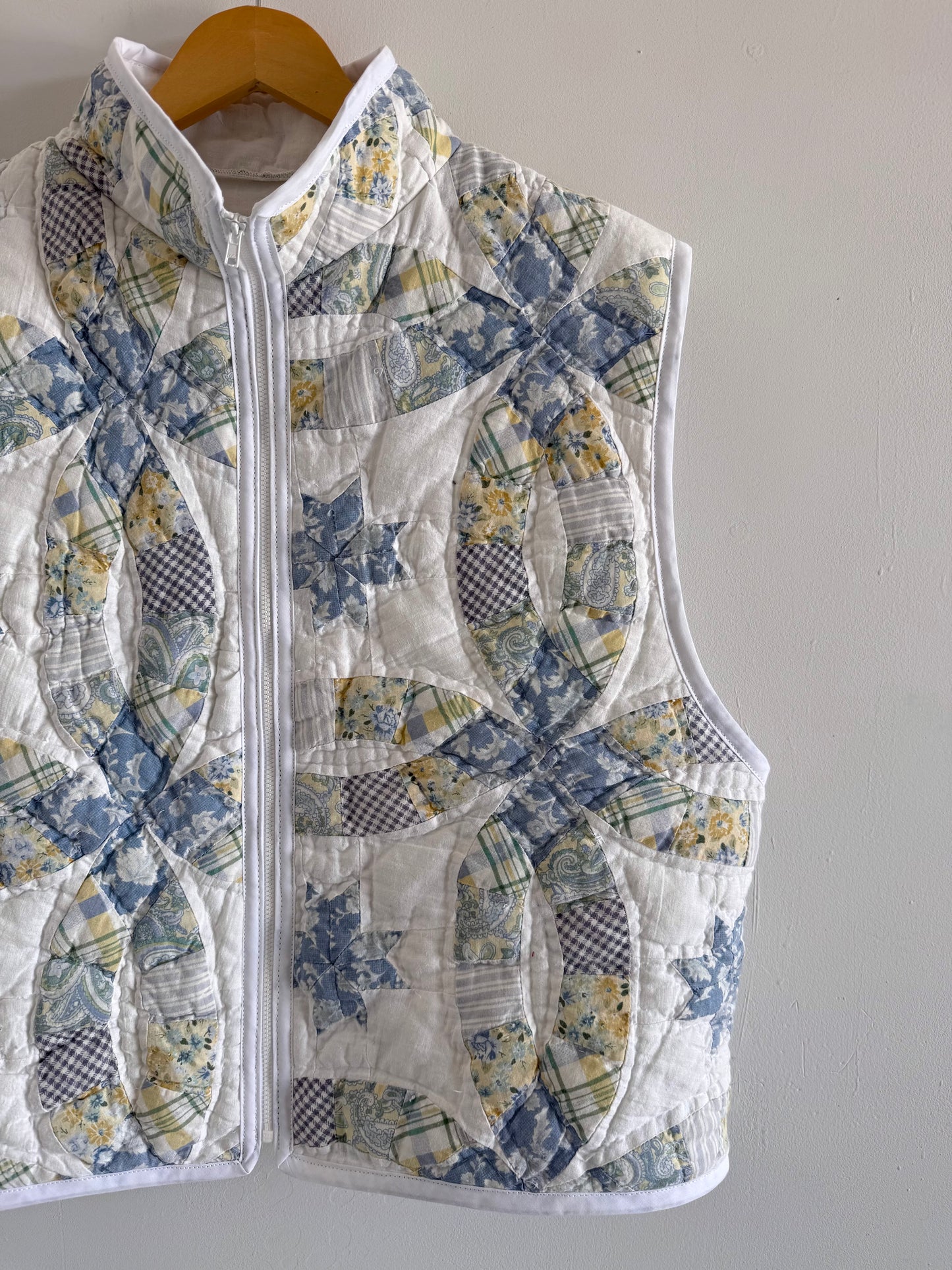 Quilt Zip Up Vest - L