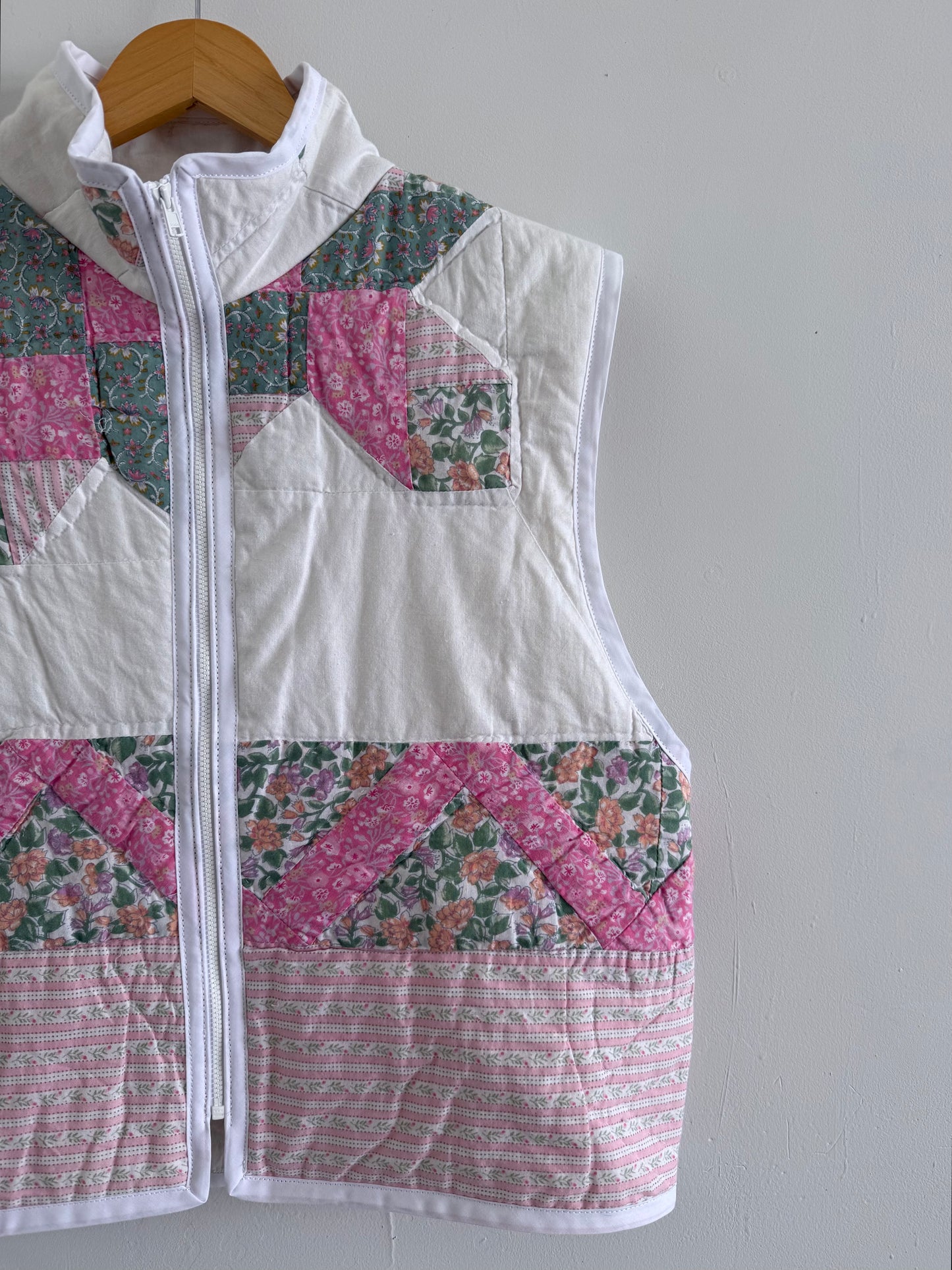 Quilt Zip Up Vest - M