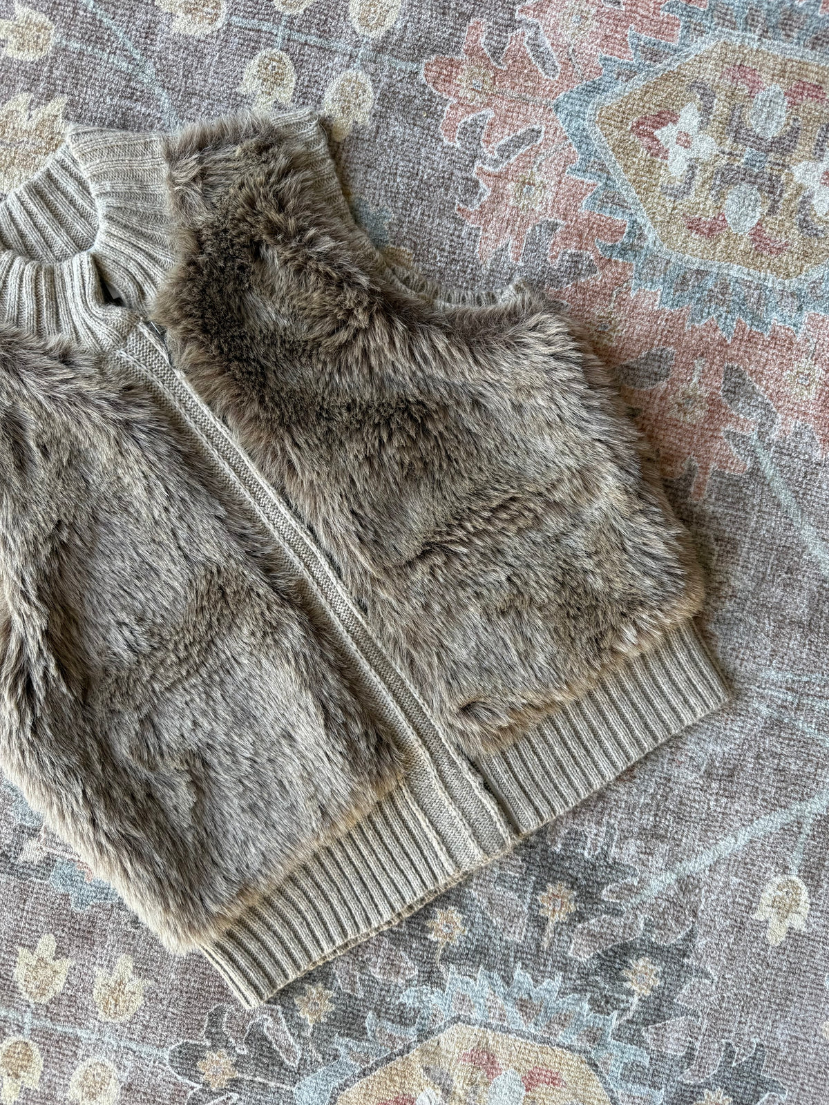 Faux Fur Zip Up Sweater Vest - L