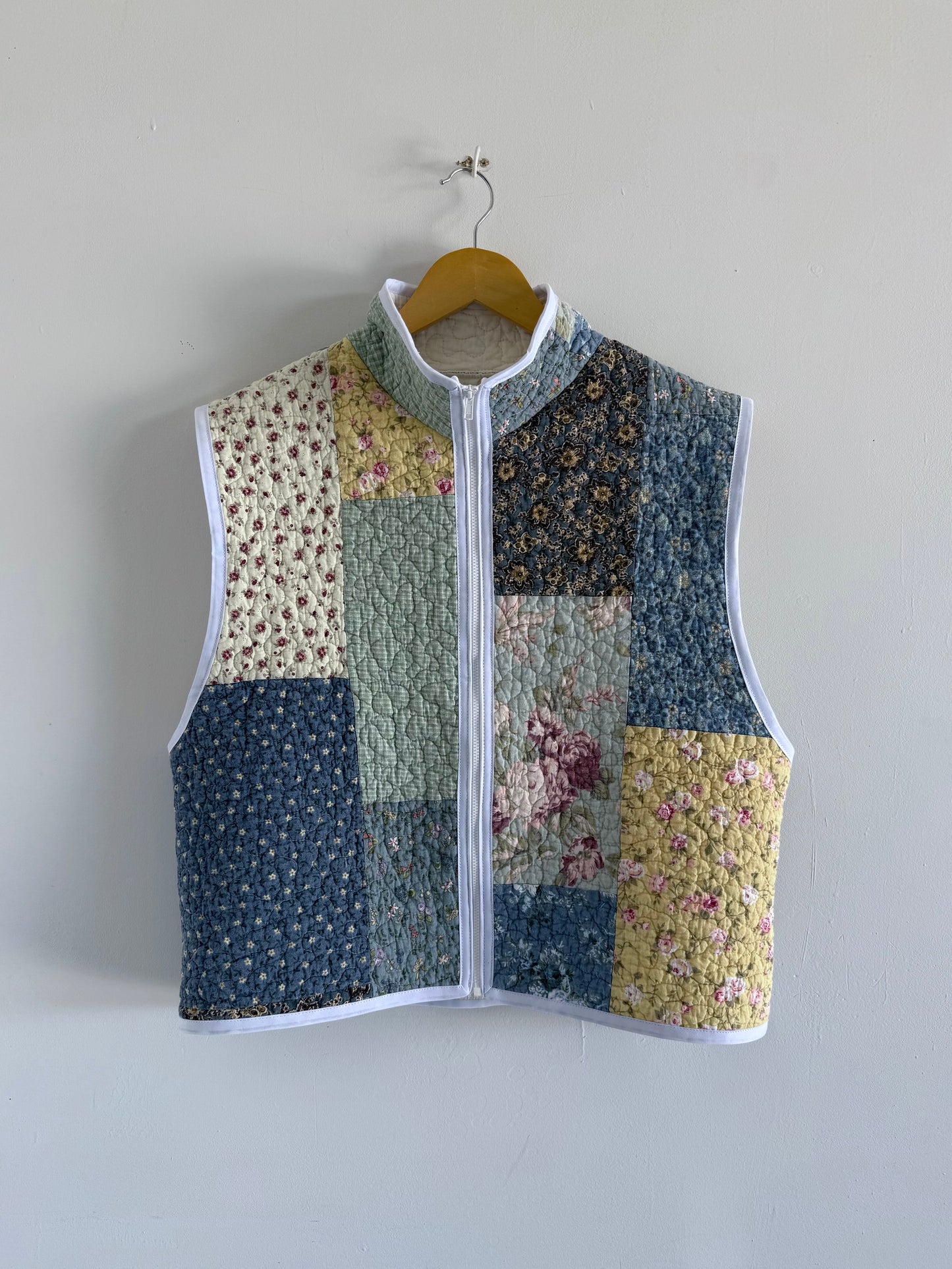 Quilt Zip Up Vest - M