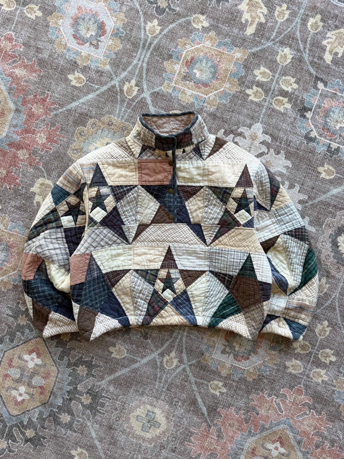 Quilt Cinch Snap Button Pullover - M
