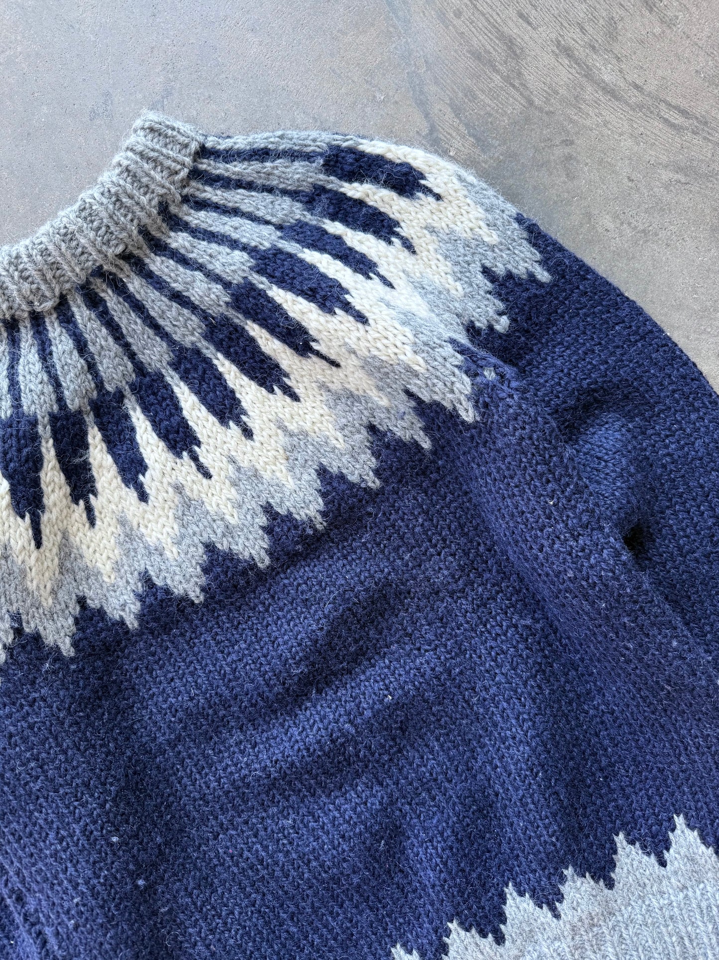 Sweater - L