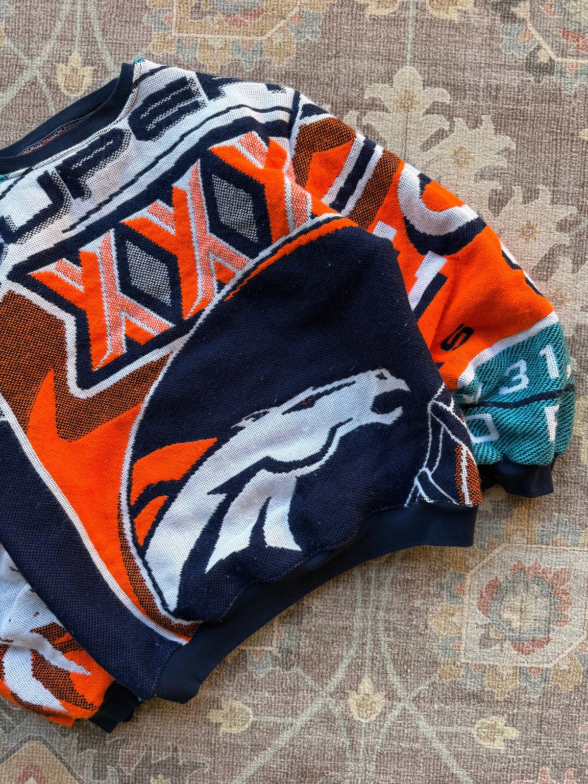 Broncos Blanket Crew - S/M