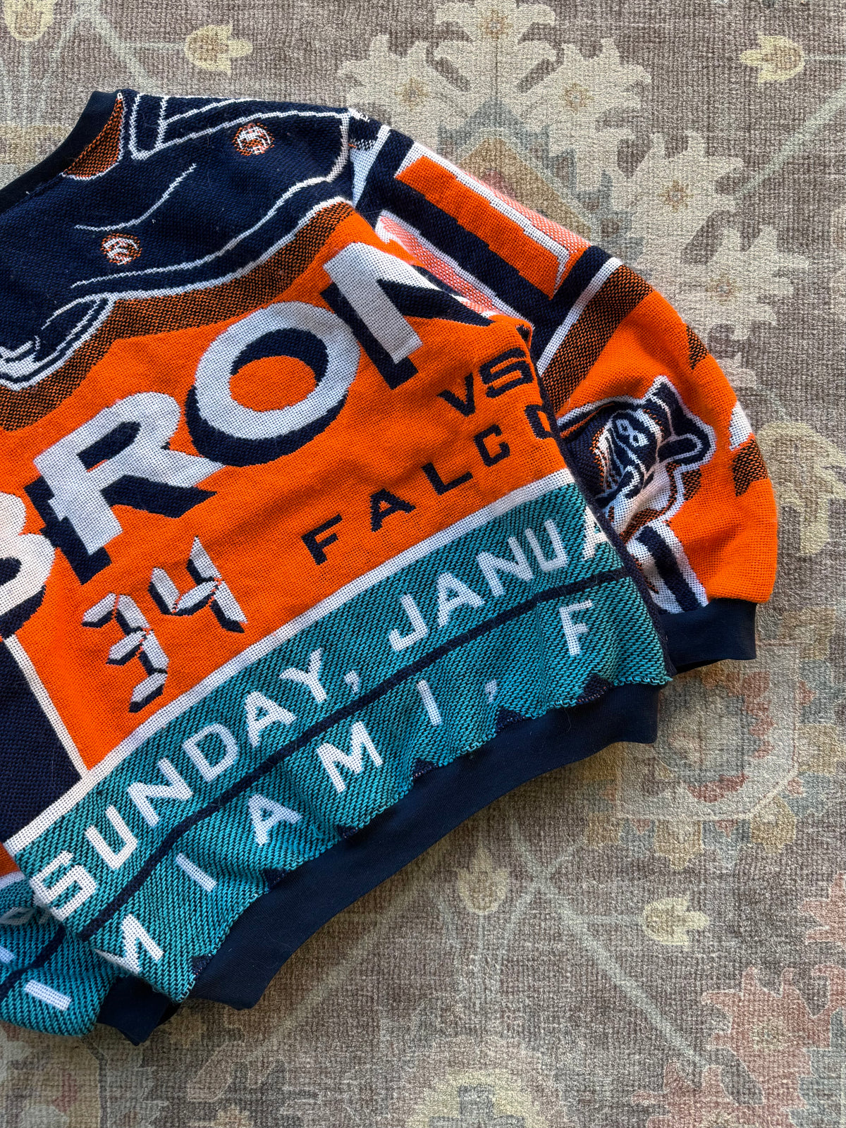 Broncos Blanket Crew - S/M
